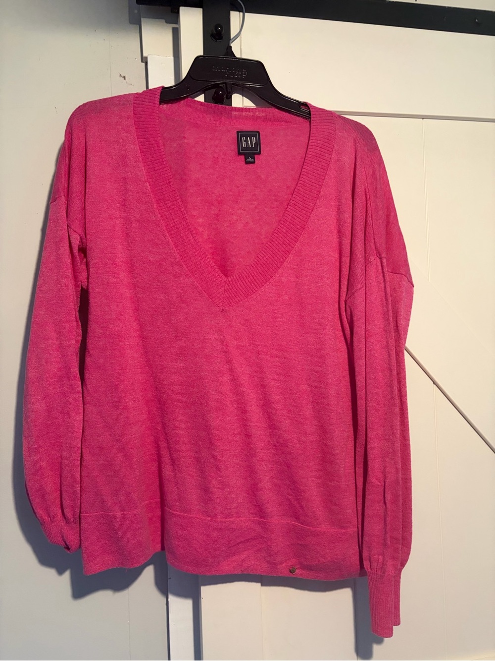 GAP Women's Vibrant Hot Pink V-Neck Sweater